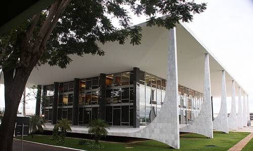 Você está visualizando atualmente Ministro Joaquim afirma que Niemeyer foi um dos maiores gênios do Brasil