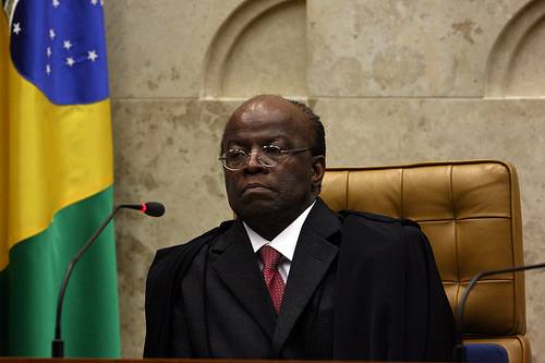 Você está visualizando atualmente Ministro Joaquim Barbosa quer Judiciário forte para defesa da democracia