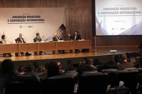 Leia mais sobre o artigo Judiciário brasileiro precisa reforçar participação na cooperação internacional