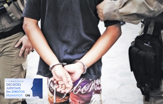 Leia mais sobre o artigo Sentença que pune policiais por tortura ganha prêmio de direitos humanos do CNJ