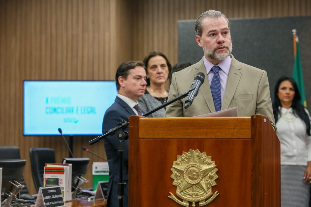Foto do ministro Dias Toffoli durante entrega do prêmio Conciliar é Legal