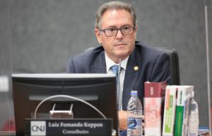 O conselheiro Luiz Fernando Tomasi Keppen apresentou voto divergente e foi seguido pela maioria do Plenário - Foto: Gil Ferreira/Ag. CNJ