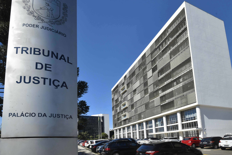 Foto da fachada da sede do Tribunal de Justiça do Paraná (TJPR), em Curitiba (PR)