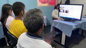 Foto de audiência por videoconferência no sistema socioeducativo