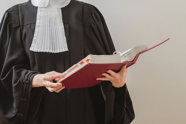 Você está visualizando atualmente Pesquisas revelam dificuldades enfrentadas pelas mulheres na magistratura