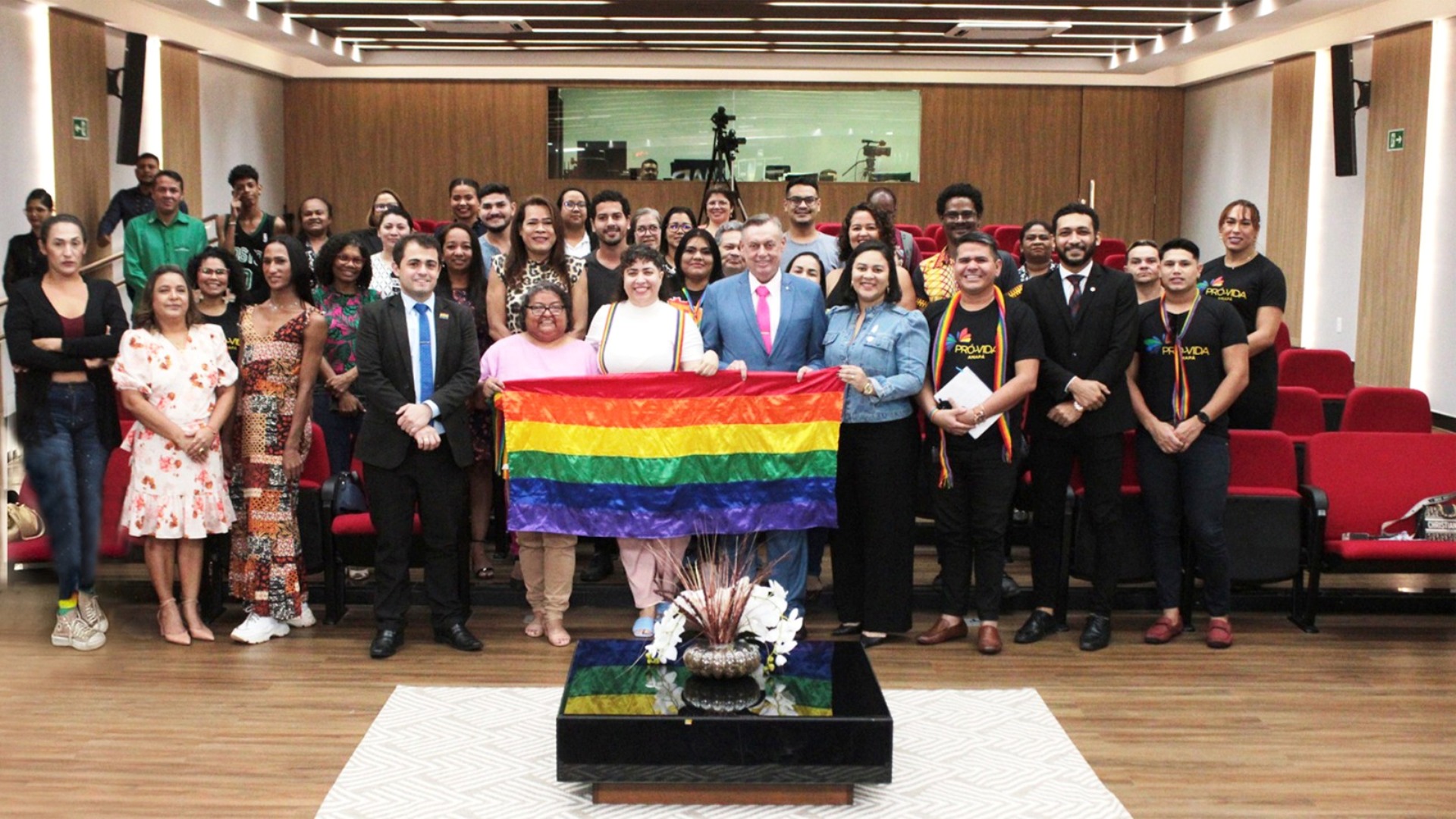 Leia mais sobre o artigo Justiça do Amapá reúne comunidade LGBTQIA+ para debate sobre direitos