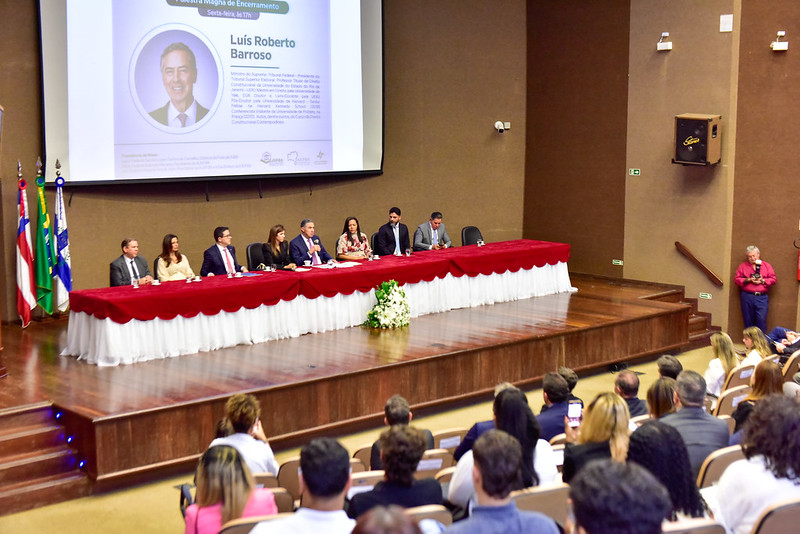 Você está visualizando atualmente Na Bahia, ministro Barroso analisa cenário jurídico nacional com avanço da tecnologia 