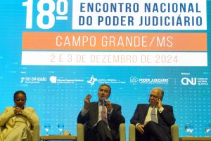 Leia mais sobre o artigo Riscos não podem ser maiores que benefícios no uso da tecnologia e da internet, diz Barroso