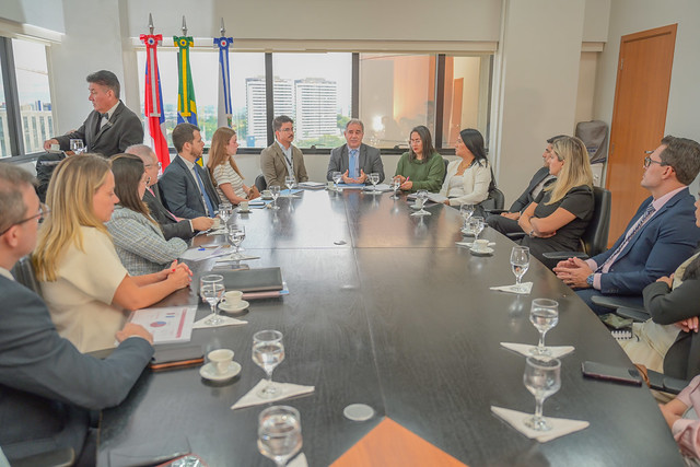 Você está visualizando atualmente Tribunal do Amazonas e grandes litigantes discutem mutirão de conciliação