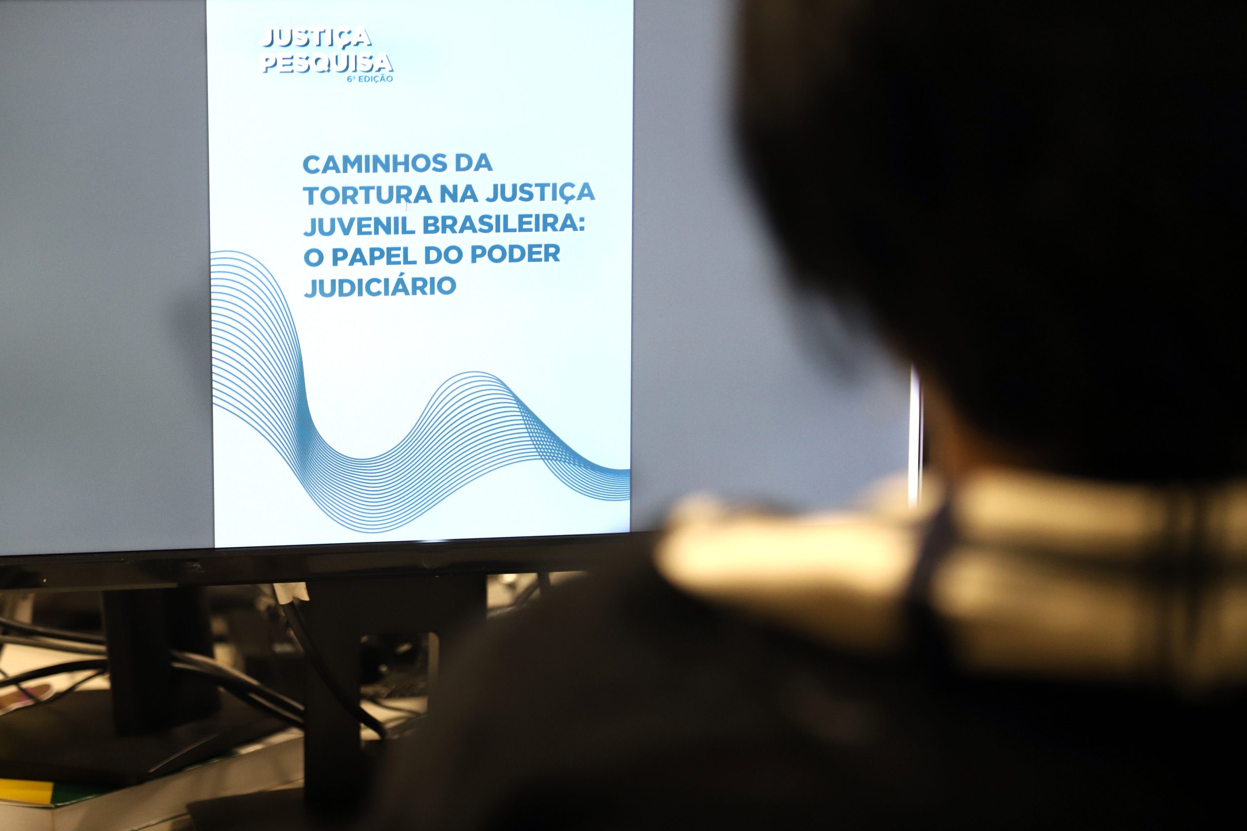 Você está visualizando atualmente Pesquisa reforça papel da magistratura no combate à tortura contra adolescentes em conflito com a lei